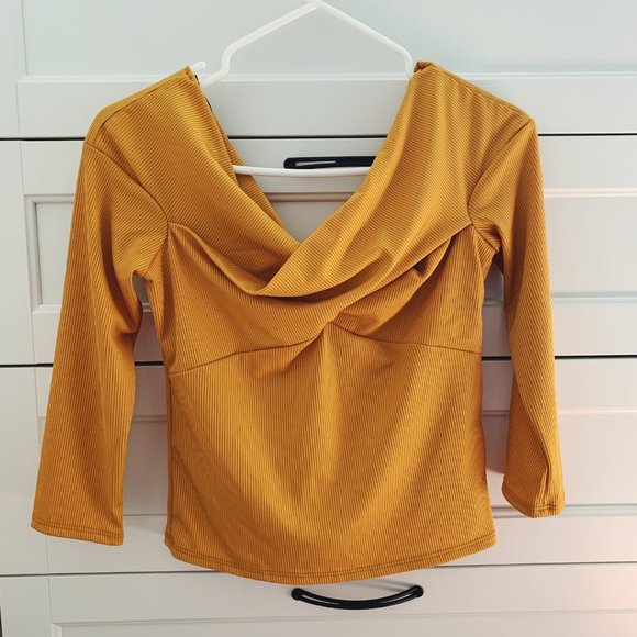 Forever 21 Off the Shoulder Top - Picture 1 of 1